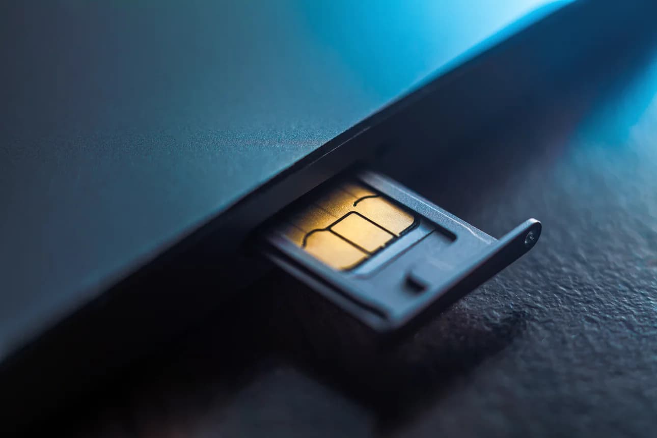 IoT SIM vs Consumer SIM: What's the Difference?